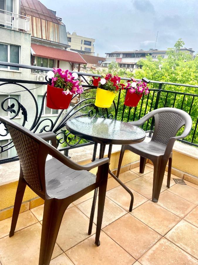 M&M Center Apartment With Free Parking Plovdiv Bagian luar foto
