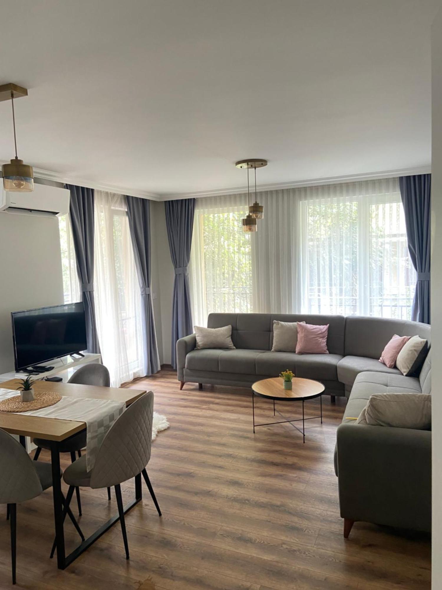 M&M Center Apartment With Free Parking Plovdiv Bagian luar foto
